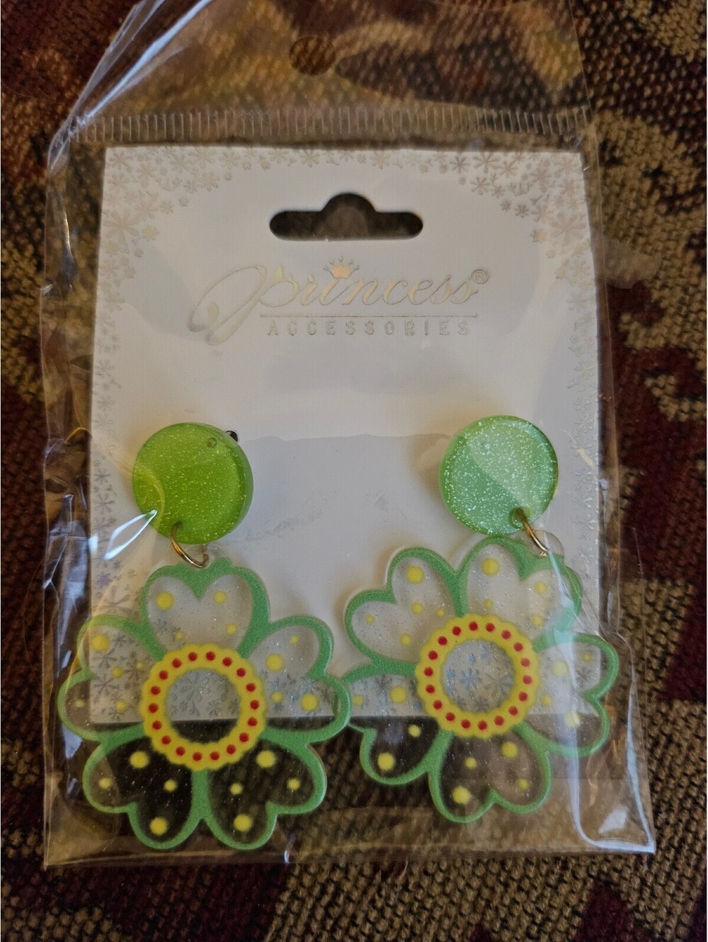 New - Green flower dangle Earrings - See pics for size/style NWT